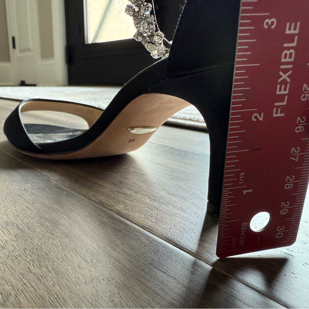 Badgley Mischka Shoes - Picture 11 of 12